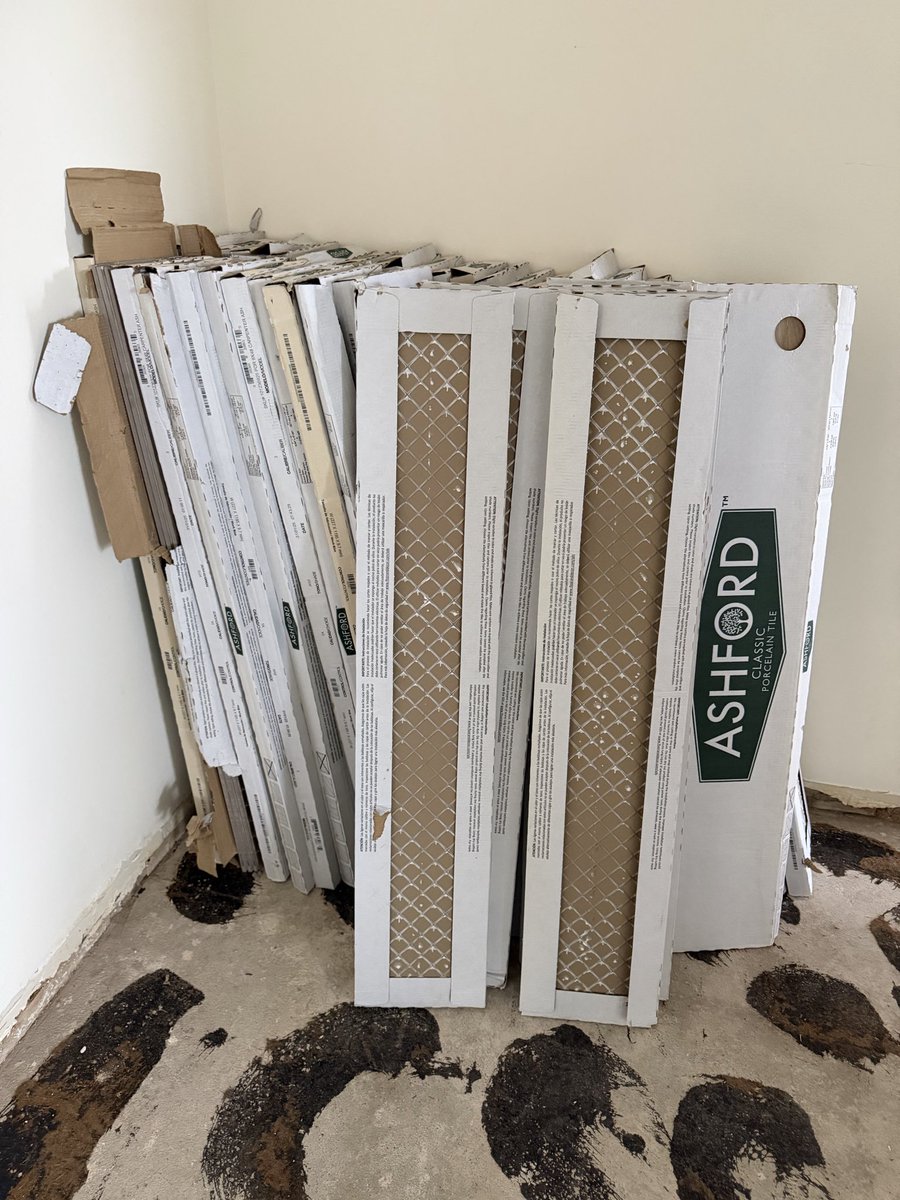 oceanrgatsby's tweet photo. Quick life update:

* Still going back and forth with the insurance adjusters.@Travelers 
* Contractor is ready to start the floors, but materials being out of stock are causing more delays.
* Unfortunately, we’ve hit our Travelers hotel coverage limit. We’ve been in hotels since my birthday, 8/17.
* Our adjuster (at Travelers) took about a week and a half off with no handoff, which added even more delays. (No heads up)
* October 11th is our last day at the hotel.
* We’ll most likely have to split up temporarily — my wife and daughter with her parents, and me with my mom — until the floors are done.
* My wife is still interviewing and doing everything she can. W wife ❤️

It’s been a rough chapter for us. I’m not well in many ways, but my faith remains strong. God has a purpose and a plan. 🙏🏽

Definitely looking for another insurance company that cares about the impacted individuals then their finances. 

To those still here in the Discord, thank you. I truly hope you and your families are doing well.

#1v1Yourself Always! 🌊