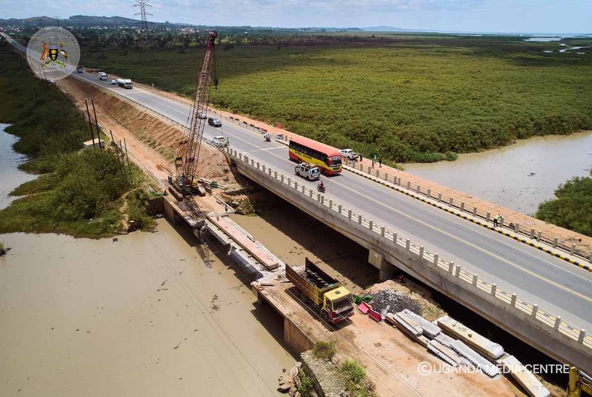 UgandaMediaCent's tweet photo. KATONGA BRIDGE RESTORED

The restored Katonga Bridge reconnects Central Uganda with Masaka, Mbarara, Rwanda, the DRC and Tanzania, supporting the movement of people, goods and services across the region. | #UMCImpactStories https://t.co/iBeOwEr6K4