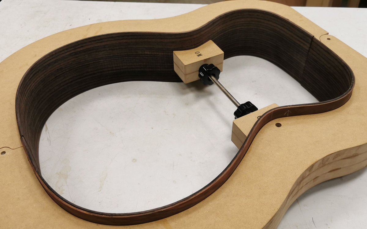 RichardStespsn's tweet photo. [Today’s class focuses on advanced welding techniques, especially for musical instruments like guitars—check out the delicate process of how we turn raw metal into a smooth, resonant soundboard part!]， https://t.co/gNs6Eeincp