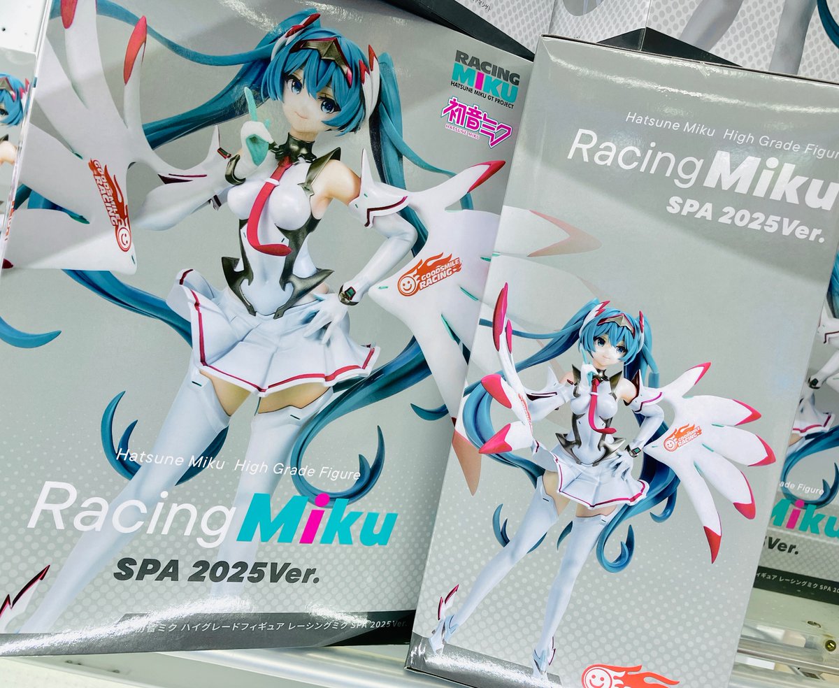 GiGO_hasuda's tweet photo. 🏎️🏁景品情報🏁🏎️
  #初音ミク ハイグレードフィギュア レーシングミク SPA2025Ver.
稼働開始しました🏎️💨🏁

初音ミク GTプロジェクト #レーシングミク フィギュアがなんとGiGO限定景品で登場です✨

大きなウィングが特徴的🪽
サーキットの女神になる事間違いなし🪽🏎️🪽
ご来店お待ちしております🏁 https://t.co/hXXFyE3tAX