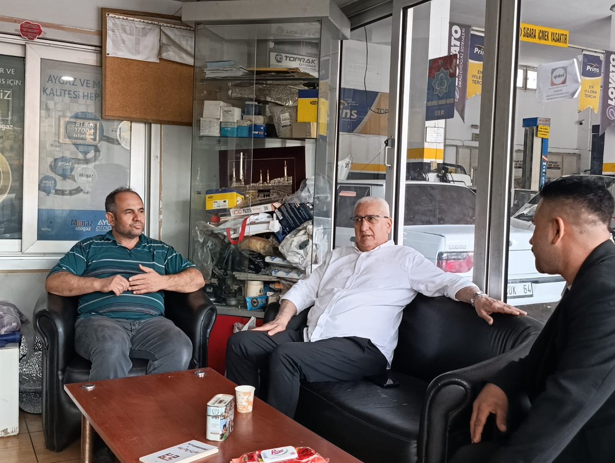 MHPSeyhanKACEP's tweet photo. İlçe Başkanımız Sayın Turgut Bağdağı, esnaf ziyaretleri kapsamında Toprak Otogaz işletme sahibi Sayın Orhan Toprak’ı işyerinde ziyaret etti.
Misafirperverlikleri ve samimi sohbetleri için teşekkür ediyor; kendilerine hayırlı işler ve bereketli kazançlar diliyoruz. https://t.co/7cJCxznS7v