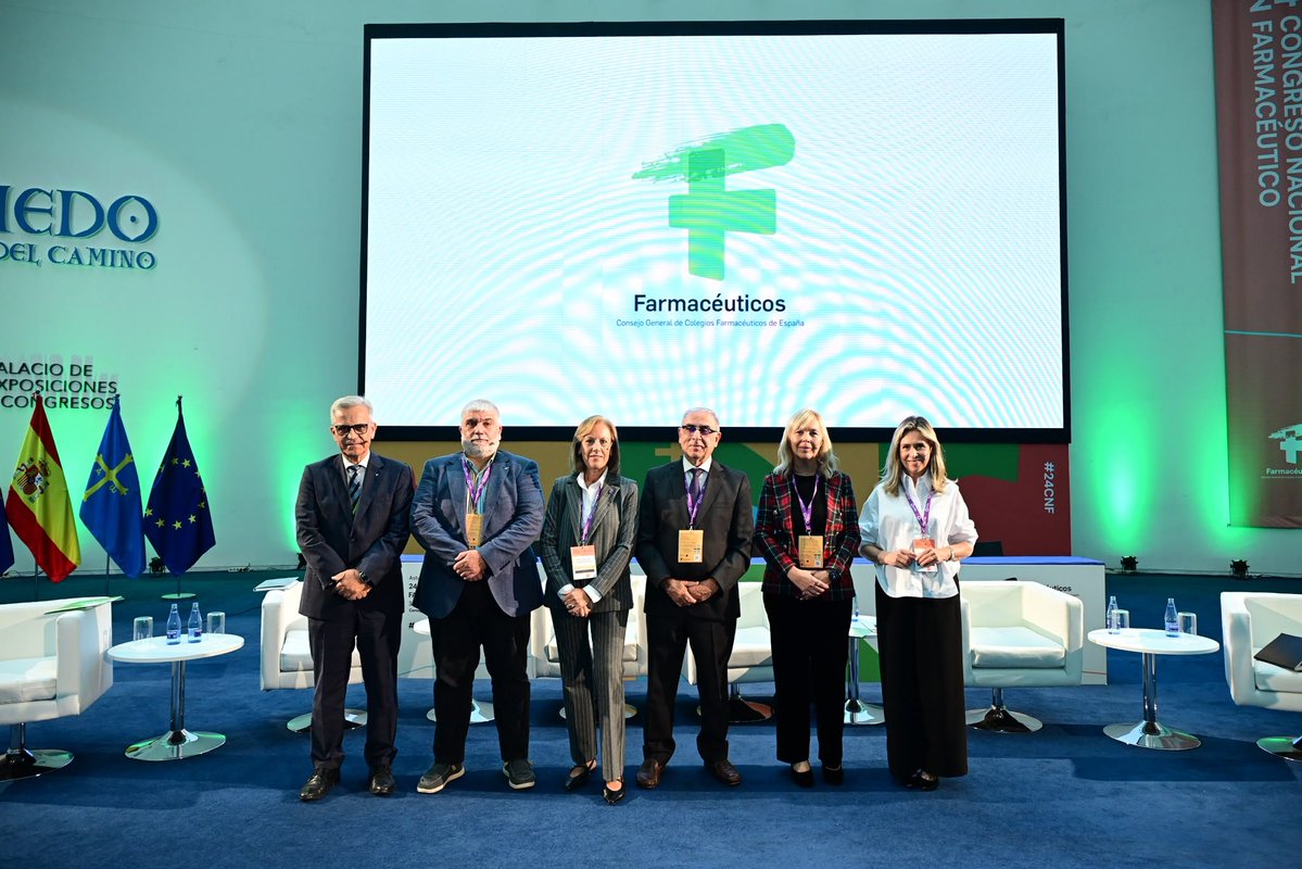 Farmaceuticos_'s tweet photo. ⚖️ 💊 El programa del #24CNF se cierra con la mesa debate “Horizonte regulatorio: interés general y protección de la salud”.

⏩ @PmOlmos (@EASPsalud), Manuel Ángel Galván (@Farmaceuticos_), @CarinaEscManero (@PacientesPOP), @PilarFPardo (@PP_Asturias), Jacinto Brañas (@FSA_PSOE) y @SaraRouco  (@vox_asturias).

✨ Con el patrocinio de @iCOFAS.