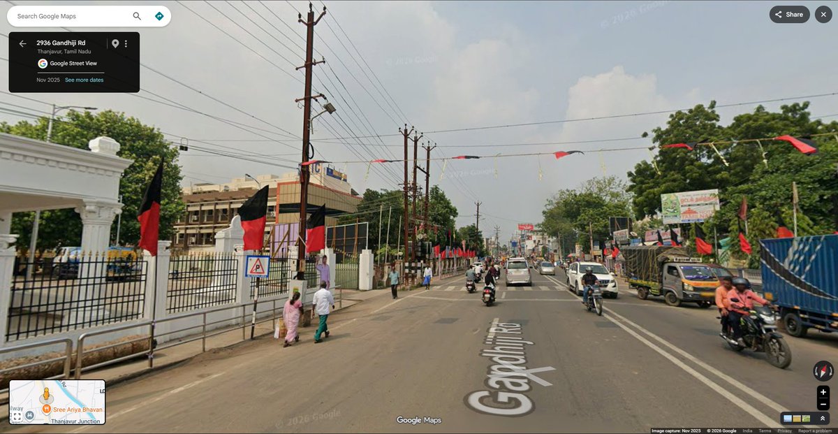 seenu80854822's tweet photo. @ManikPrabh5134 city centre of my hometown, broad roads, clean bustand, railway station areas, civilised people, this is what tamilnadu achieved by decentralising  the growth outside chennai, which almost every state failed. u can see our cauvery river as well. https://t.co/bpzoGkMhb3