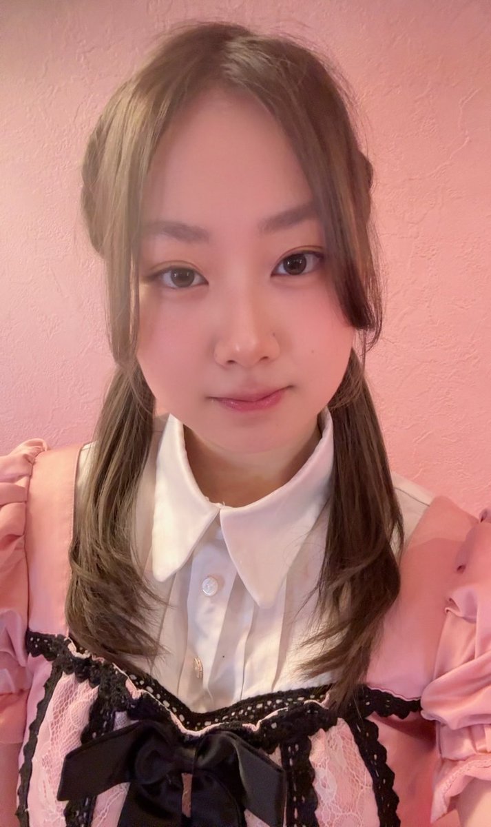 pinmin_k_moa's tweet photo. 今日もラストまでいます〜💫
今日は珍しくピンク×ツインテ🎀💕💓💗 https://t.co/ZFLnUhoGjE