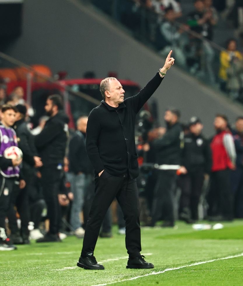 ajansfenercom's tweet photo. Sergen Yalçın: "Galatasaray camiasına tavsiyem var. Siz hakemlerle ilgili konuşmayın. Herkes konuşsun ama Galatasaray konuşmasın." https://t.co/dXXo1eafYX