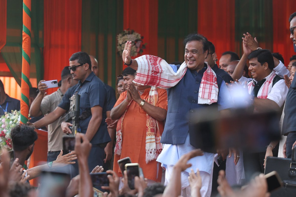 himantabiswa's tweet photo. Swami Chinmayanand ji Satsang ❌

@BJP4Assam Rally ✅ https://t.co/mph2x0V4hK
