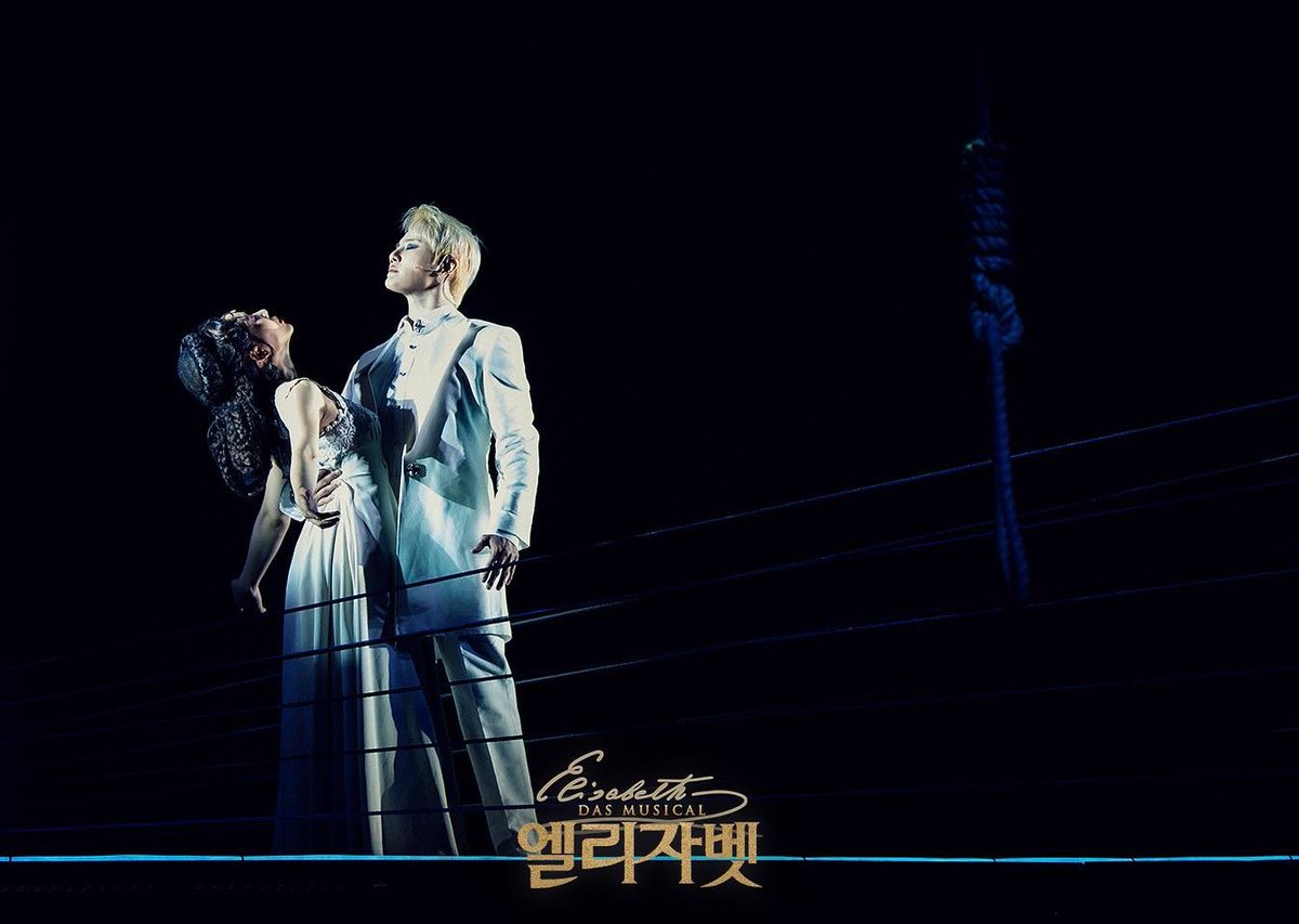 9normally's tweet photo. 엘리 지난시즌에 공개된 샤토드 사진들 https://t.co/iVYkAWfx7U