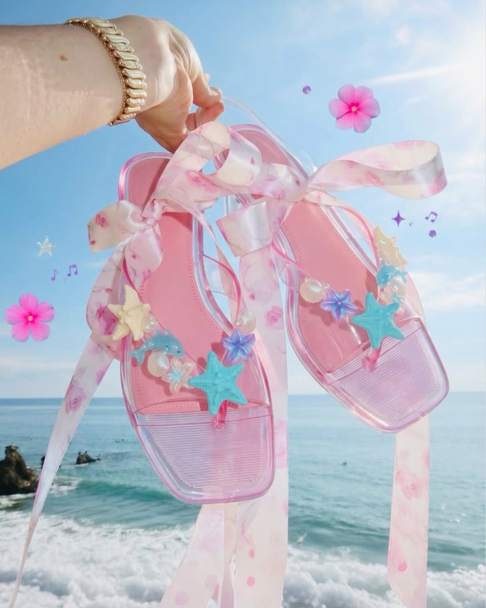 ceumte's tweet photo. WOW CANTIKNYAAA... padahal cuman sandal jelly murce dipasangin jibbitz ocean, ditambahin pita lebih cantik lagi 🪷🫧🧜🏻‍♀️🪸 https://t.co/hFtha5CEJr
