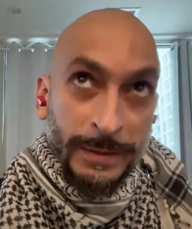NizNellie3's tweet photo. 🚨 See the monster on the left? The one wearing a terror scarf?

That's Mohammed Abdou, a former professor at Columbia University. He was fired for publicly supporting terrorist organizations and calling for the deaths of Americans and Israelis.  

"I believe in an Islam that hates America. God damn America."

He was born in Egypt, but he's a Canadian citizen. Let me repeat that: He's not an American. He's a Canadian citizen on our soil.

UC Berkeley is inviting this filth onto their campus to speak to students and whip them up into a violent frenzy against our country.  

He glorifies Hamas and Hezbollah, and praises them publicly: "I appreciate Hamas and the Islamic jihad. Be proud of your hatred."

👁️ Now feast your eyes on the smug monster on the right: UC Berkeley Chancellor Richard Lyons.

His yearly compensation package is roughly $2 MILLION.

He pinky-swore to the House Committee on Antisemitism that his campus would "do better" and he'd clean up the terror-support. He lied.

You know why? Because our Department of Education never stopped funding the monsters.

UC Berkeley is currently receiving $500 MILLION in federal funding. We're funding this insanity.

Professor Mohamed Abdou will be unleashed on students October 6, just one day before the third anniversary of the October 7 attacks.

@StephenM 
@EDSecMcMahon 
@DHSgov
