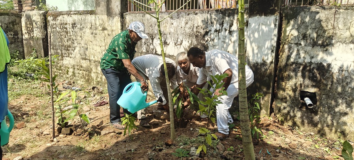 nac_aska1's tweet photo. Plantation Drive "Ek Ped Maa Ke Naam Par" at Old age Home involving old age persons on the occassion  of Swachh Bharat Diwas-2026.
#SHS2026
@swachhbharat 
@SwachhBharatGov 
@HUDDeptOdisha 
@MoHUA_India 
@Ganjam_Admin https://t.co/nHXN1u0cfb