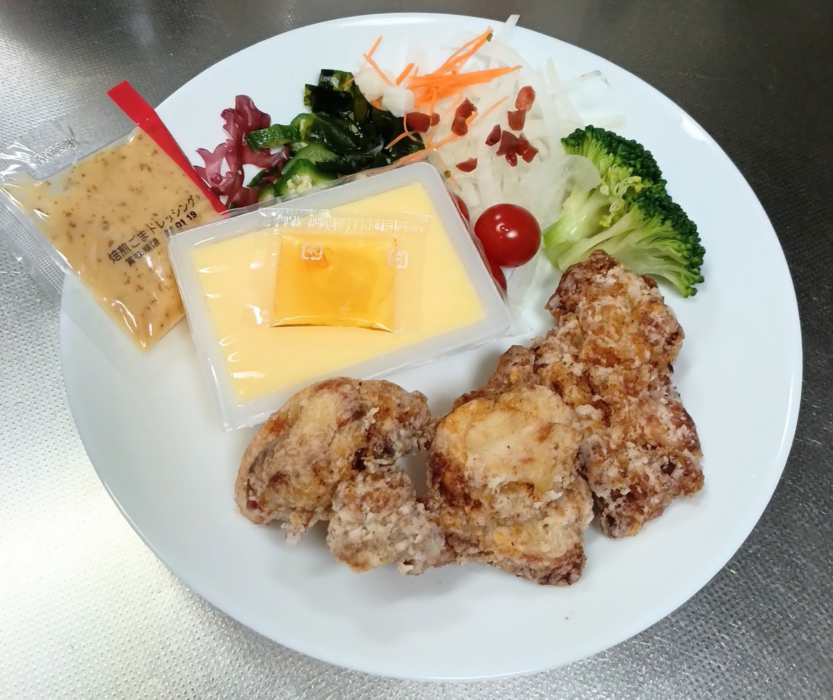 iruka1003's tweet photo. 唐揚げ(2026/10/1)

母に持参🚗
・卵豆腐
・ネバネバサラダ https://t.co/G1VQ4VKfvZ