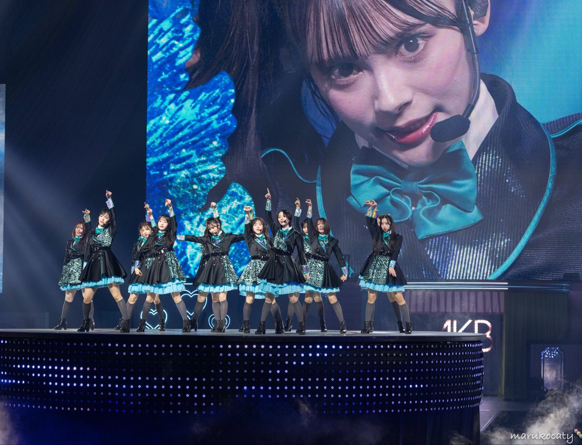 marukocaty's tweet photo. 2026/09/26 昼@ Kアリーナ横浜
AKB新曲「好きish」コンサート 

「誰のことを一番愛してる？」

#伊藤百花 @momoka_ito1206
#下尾みう @miumiu_0403
#AKBサンコンコン
#AKB_カメコ https://t.co/LfuJ7XjKLL