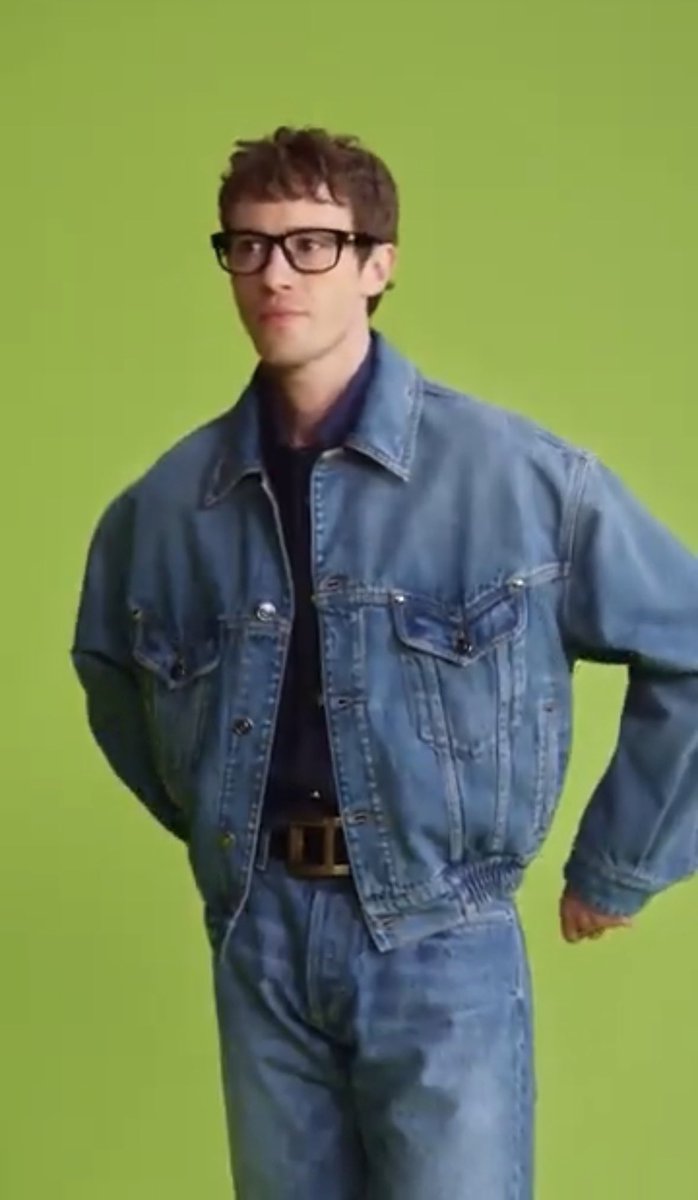 witchymunson's tweet photo. the double denim oh he’s so boyfriend I NEED HIM https://t.co/OOiB6lTjZ9