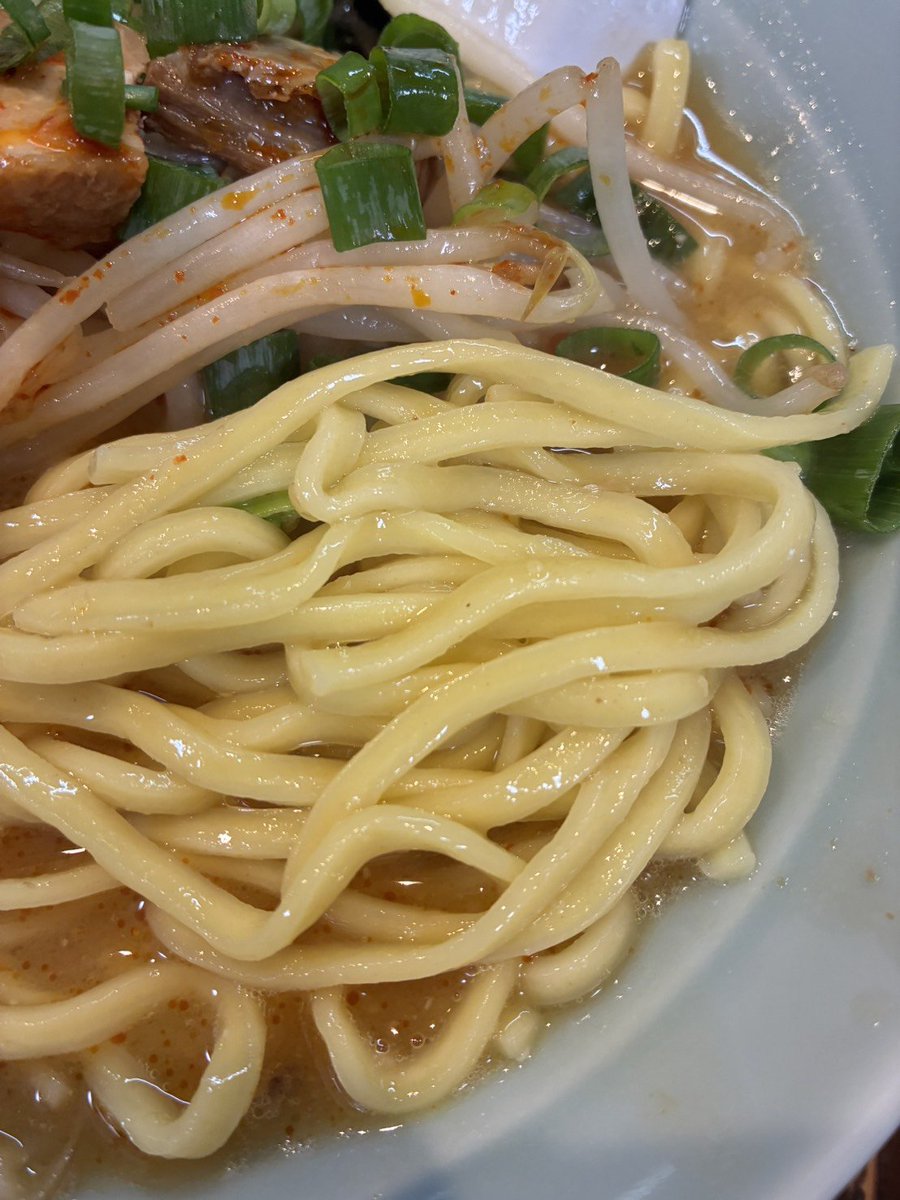 isshinchan123's tweet photo. 家系ラーメン 千種家
初めての味噌󠄀ラーメン💕
味噌󠄀の濃厚さと風味が心地よく、尖っておらず優しく飲みやすいスープ😌✨
凄く美味しいです😘 https://t.co/QyeD256aKF