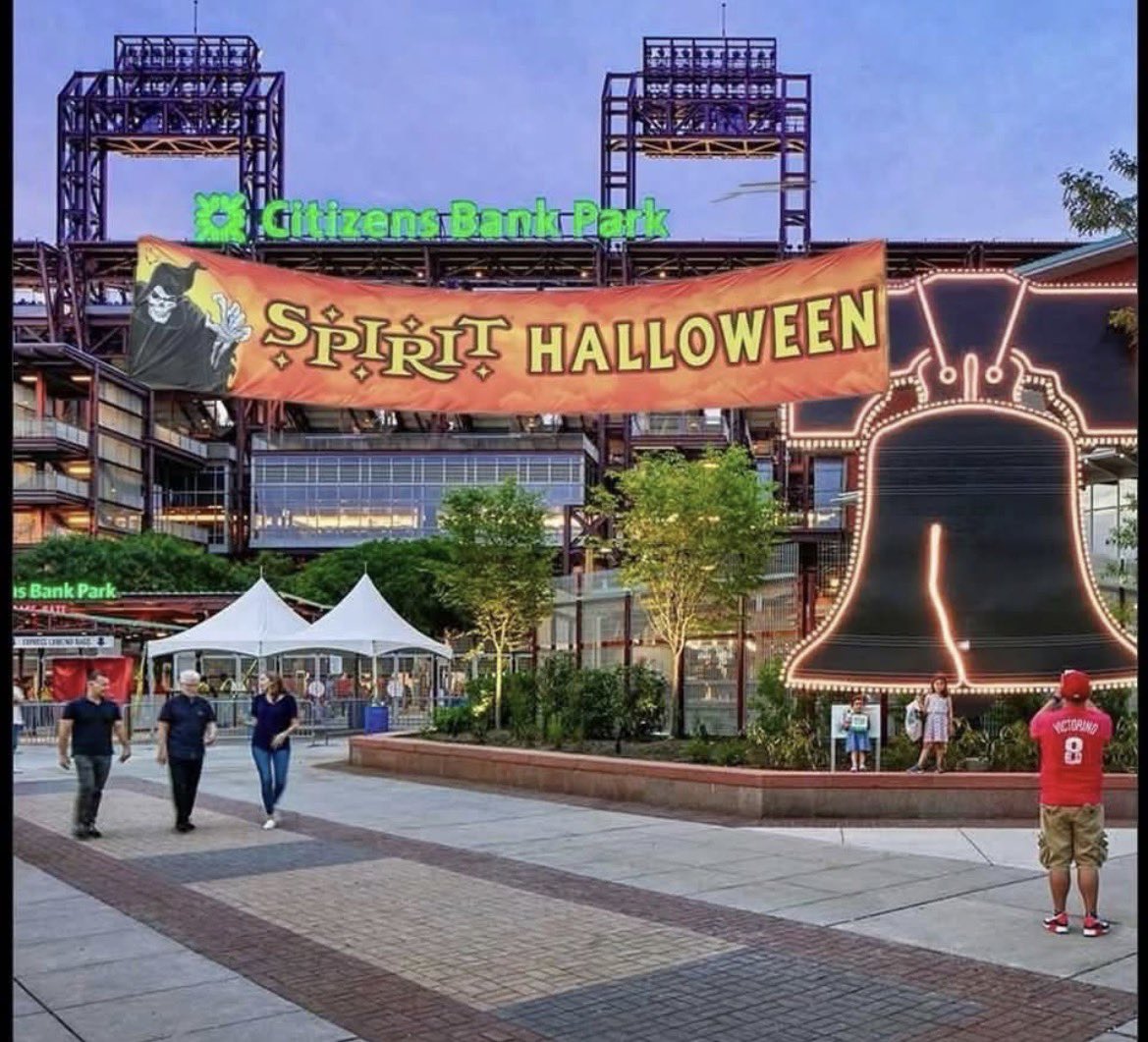 Tori_Philly4's tweet photo. dead october https://t.co/quYGy9dg3e