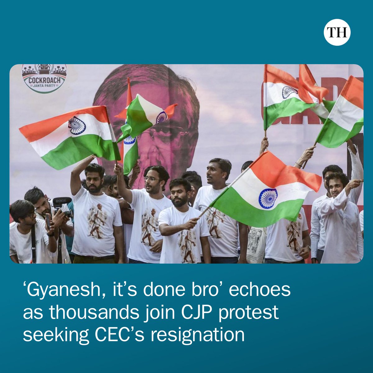 THMumbai's tweet photo. Thousands protest outside Mumbai’s Shivaji Park demanding CEC Gyanesh Kumar’s resignation over alleged electoral roll irregularities and SIR, with celebs like Shabana Azmi and Vishal Dadlani joining.
✍️ &amp; Yohaan Varghese https://t.co/9SpgwZjXjY