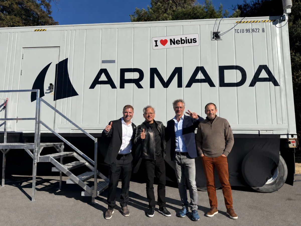 SMASIMHO's tweet photo. $NBIS x $PLTR x Armada

This is the real BTS photo :)
https://t.co/aG15Lzy0Ax https://t.co/O7L18cJ7Mo