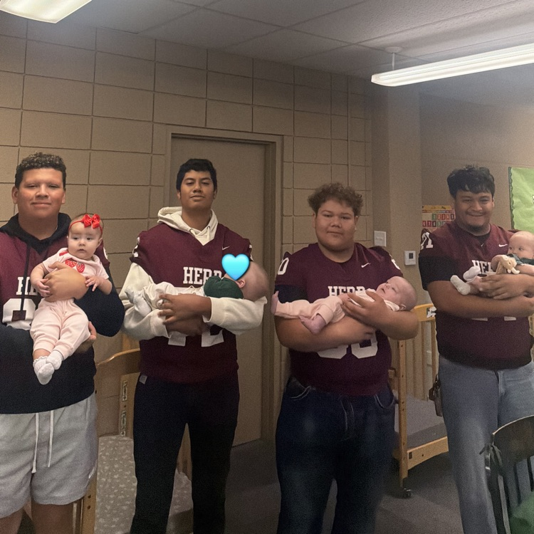 HISD_Sports's tweet photo. Herd Football didn't let the cold stop them from greeting students all over Hereford this morning!
#HerdONE
@hisd_sports | @TMobile | #FN5GL | #Entry https://t.co/Fk2gM9qVBU