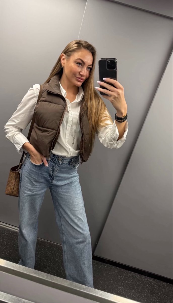 pay4Sandra's tweet photo. Szybki outfit check przed wyjściem na drinki z przyjaciółką 🥂
Wyglądam idealnie, więc wiadomo, że każdy będzie się za mną oglądał 🫦
A ja oczywiście bawię się za wasze 💸

#findom #femdom #domina #uległy #królowa #bankomat #feet https://t.co/OPjcrhJksj