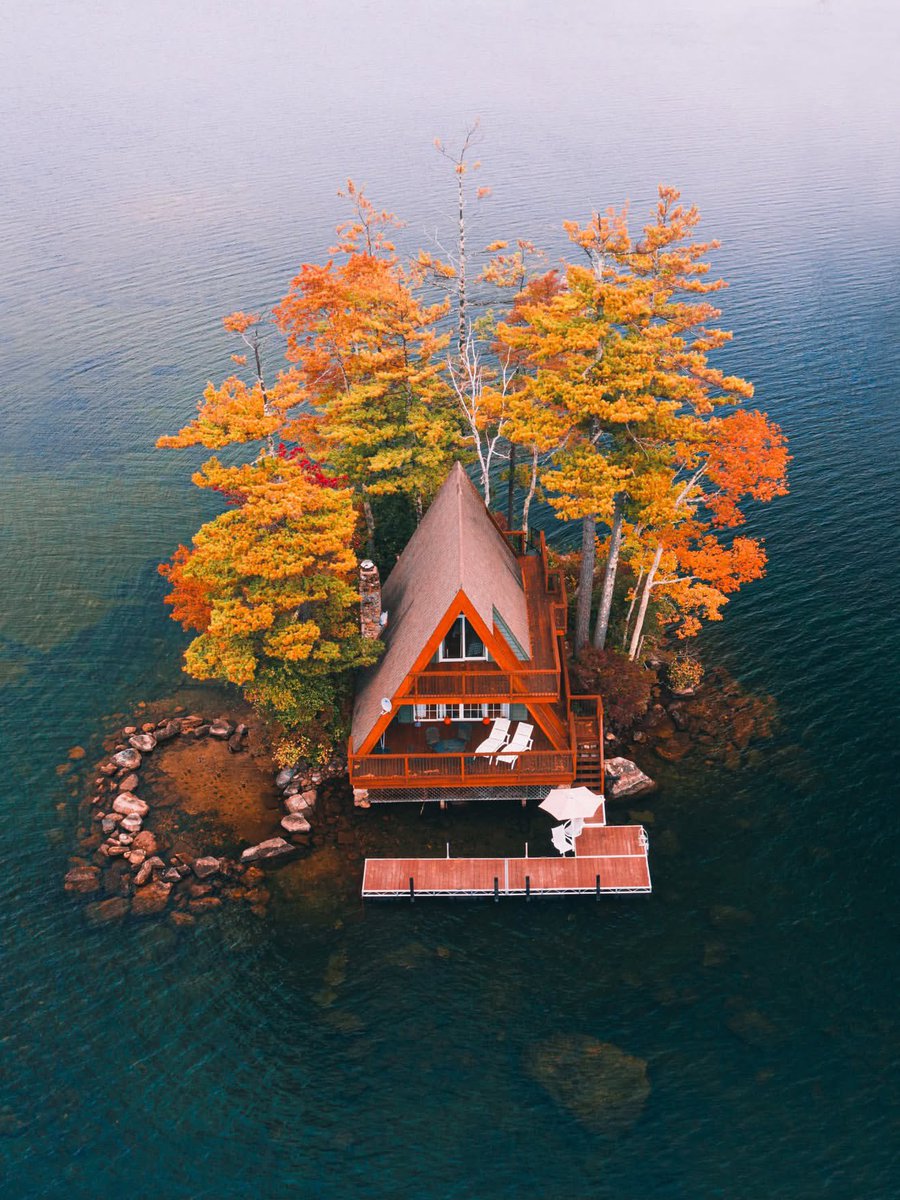 earthserenityy's tweet photo. Autumn in Vermont https://t.co/7JHacQJuTD