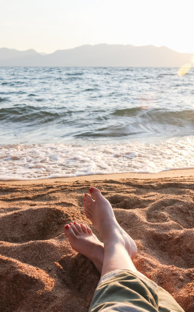 MariahRainsn's tweet photo. Con mis pies hundidos en la arena caliente del Caribe, escucho las olas cantar y el sol me abraza. Este es el momento perfecto que guardo en el corazón! https://t.co/vgUTyH4YVK