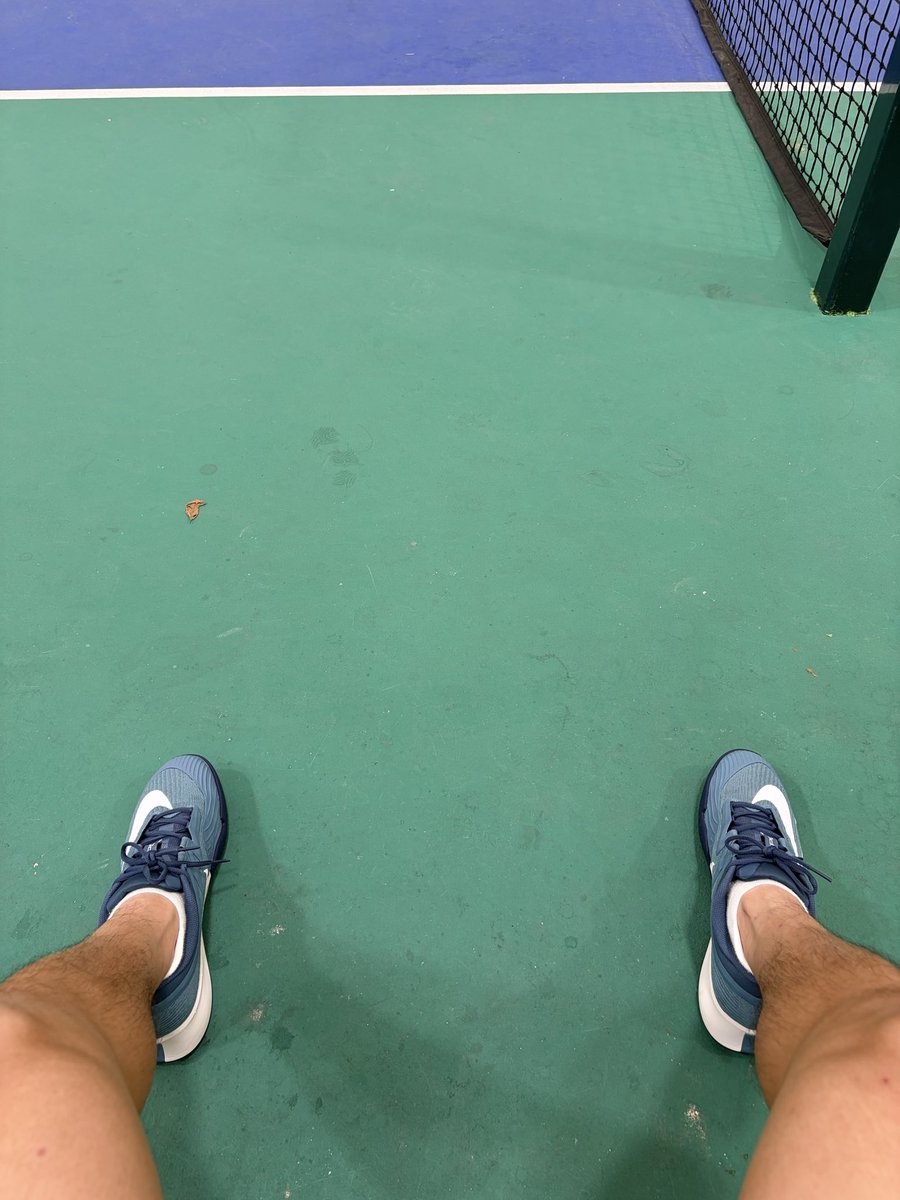 firemanyet's tweet photo. 谁陪我打球🎾#体育生 https://t.co/BXA6pFgAGr