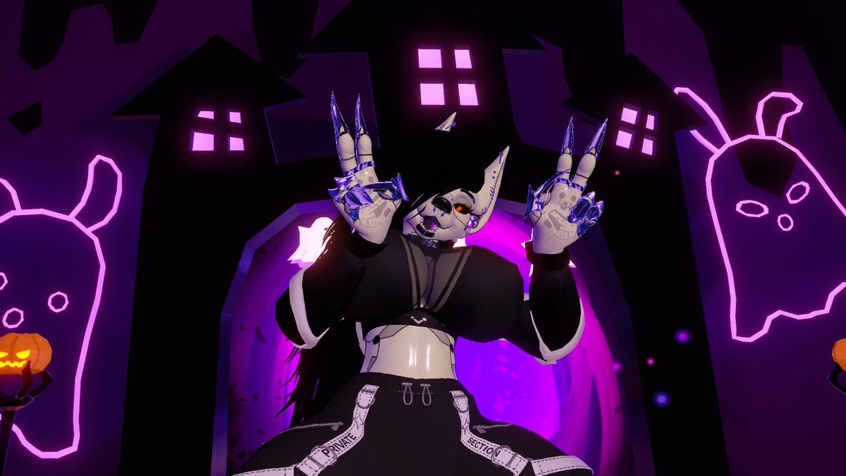 CrystalAsh118's tweet photo. Almost Halloween everyone~ https://t.co/mRxMeeOXzE
