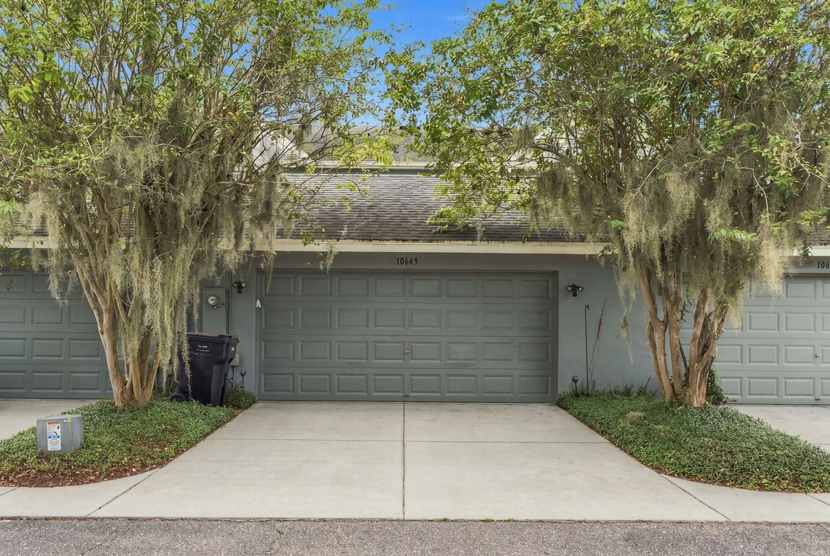 JustinBran25681's tweet photo. 🏡 JUST LISTED IN LONGLEAF!
📍 10645 Marsha Dr, New Port Richey, FL
💰 $339,900 | 3 Beds | 2.5 Baths | 2-Car Garage
✨ Mint condition
✨ New LVP &amp; carpet
✨ Updated kitchen
✨ Private courtyard
✨ Longleaf amenities
📲 727-207-4993

#JustListed #NewPortRichey #TampaBayRealEstate https://t.co/3bBl3memBI