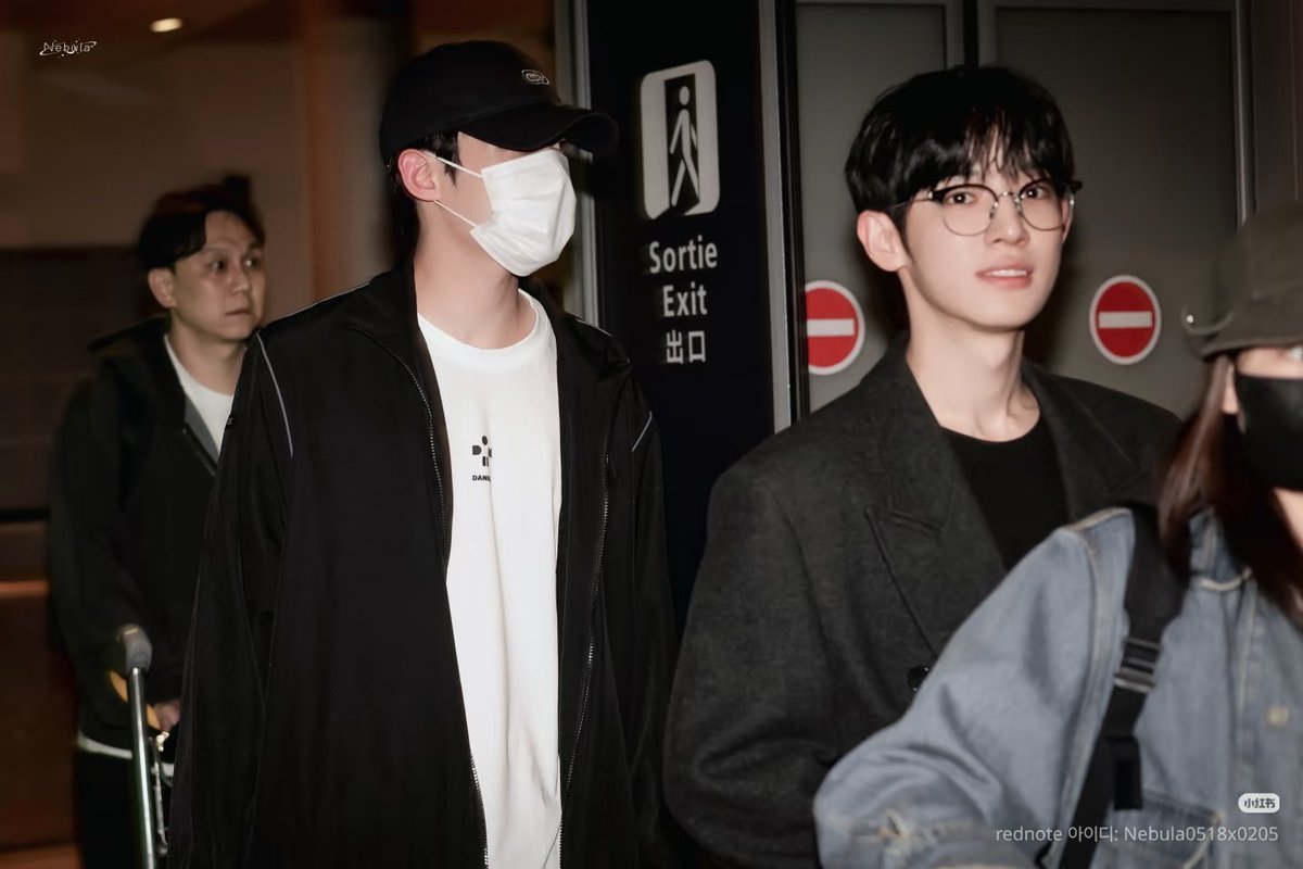 llkmll751's tweet photo. KIMYOONSIK x Yohji Yamamoto
#YOONSIKSIWOOPFWSS27

윤식시우두배우미모무슨일이야

YOONSIK SIWOO Pour Toujours https://t.co/vlofJArTvS