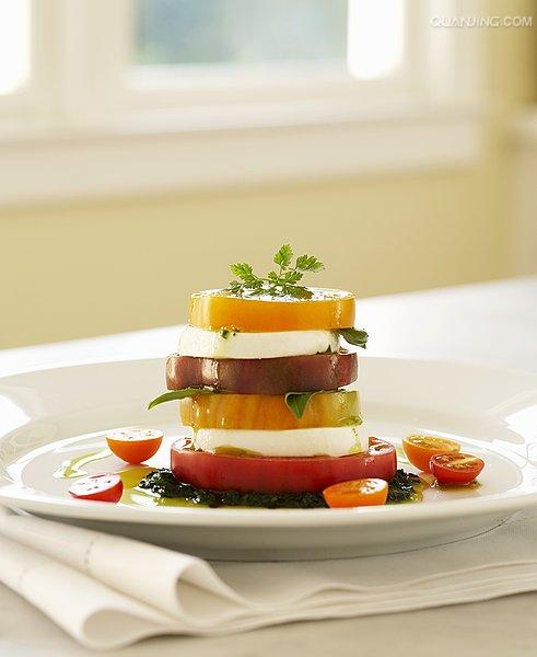 IsabelleCorsn's tweet photo. Hoy en casa hicimos una tortilla de patatas súper jugosa, acompaada de una ensalada fresca. Un almuerzo casero que nos encanta!， https://t.co/ydMAdWwiZs