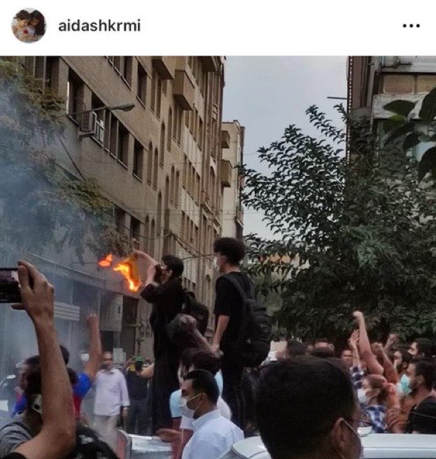paintmeinbluelu's tweet photo. آه نیکای کوچکم تو کشته شدی و هر چقدر هم از این حرفا بزنم واقعیت قرار نیست تغییر کنه ولی همیشه دلم میخواد مثل همین عکس زنده و سربلند به یاد بیارمت. تولدت مبارک سرو همیشه زنده و آزاد. https://t.co/nJSTrlaYJq