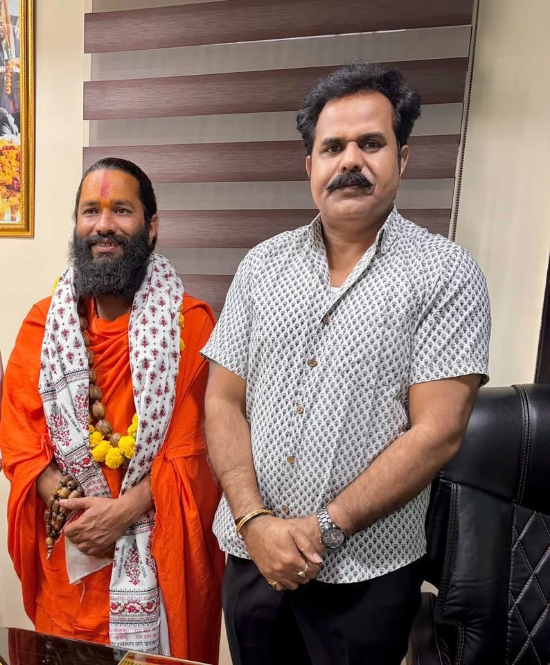 shiv_harsana's tweet photo. आज ऑफिस पर उच्च शिक्षित #स्वामी_नेकी_जी_महाराज सहित युवाओं से आत्मीय मुलाक़ात की।
       युवाओं से जीवन में सकारात्मक सोच और जनता की सेवा के लिए नई ऊर्जा मिलती है।
@SachinPilot @shiv_harsana @NekiMaharaj1  @IYC https://t.co/2IEbbDAXlD