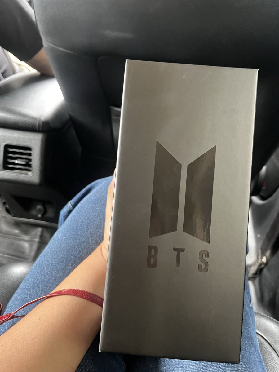 leojh161's tweet photo. Se logró por fin la army bomb gracias armys de mierda sufrí mucho ☺️ https://t.co/9zW82cHkXJ