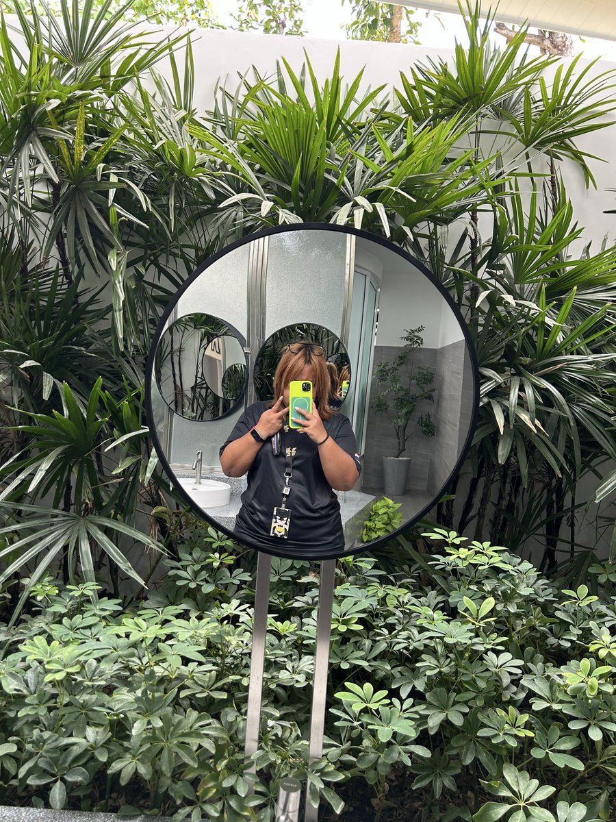 AommYwk's tweet photo. พอรู้ว่าต้องไปทำงานและส่งชุด-อุปกรณ์ดับเพลิง🧯🧑🏻‍🚒🚒ให้ลูกค้าที่ ปากแรพก จ.กาญจนบุรี ทุกครั้งก่อนจะกลับขอแวะเติมพลังสักนิด ก่อนขึ้�� M81 กลับเข้าออฟฟิศที่รังสิต ร้านน่ารัก มุมโต๊ะเก้าอี้จัดน่ารัก ต้นไม้สวย ปั้มกว้าง ห้องน้ำสะอาด เดินดูต้นไม้เพลินเลย 💜🧸🎀 #ปั้มบางจาก https://t.co/MNOJffEncX