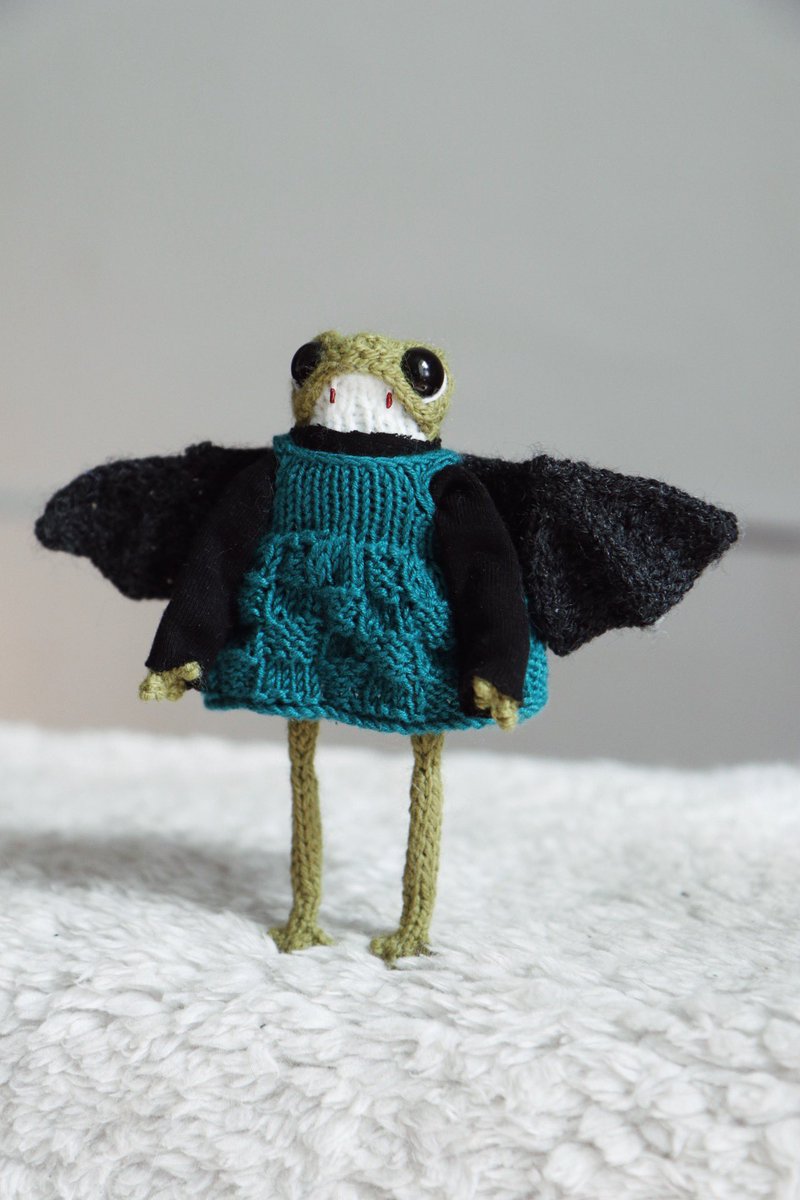 Heknitt's tweet photo. I’m on a spooky roll! 🦇 🧛🏻 https://t.co/OG8A7NzE3u