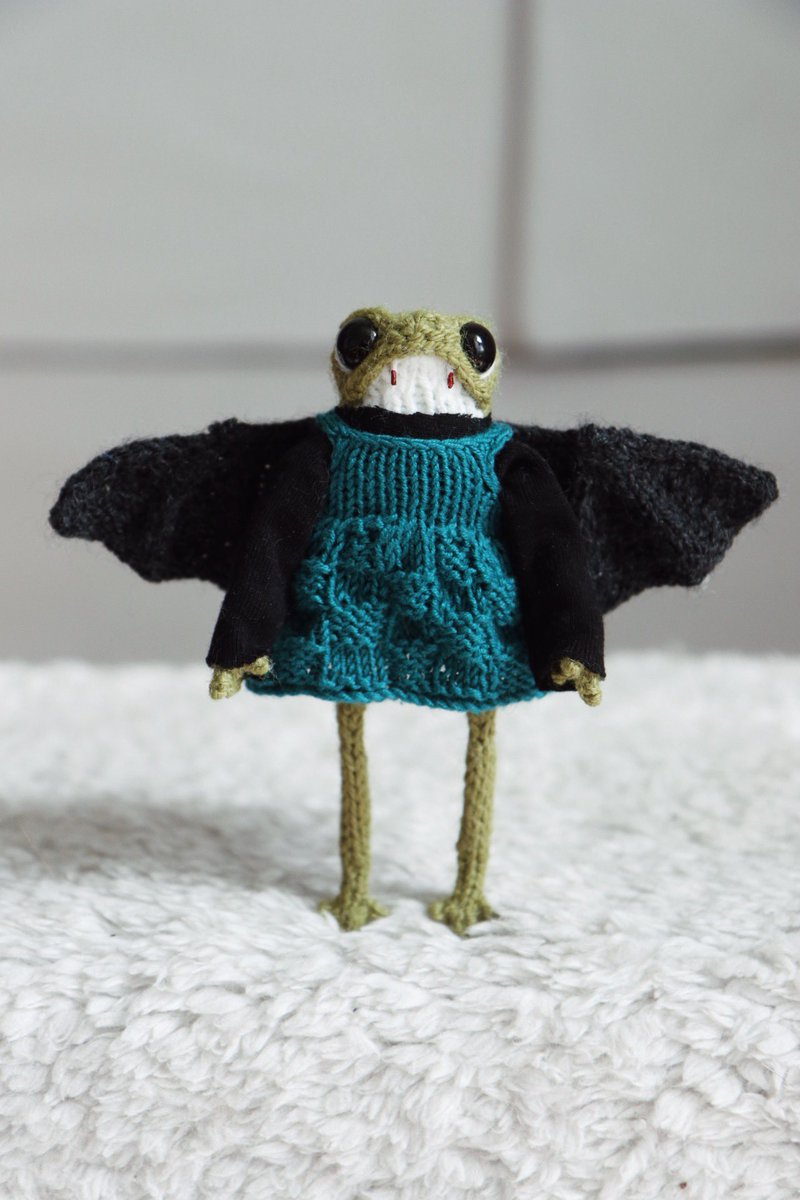 Heknitt's tweet photo. I’m on a spooky roll! 🦇 🧛🏻 https://t.co/OG8A7NzE3u