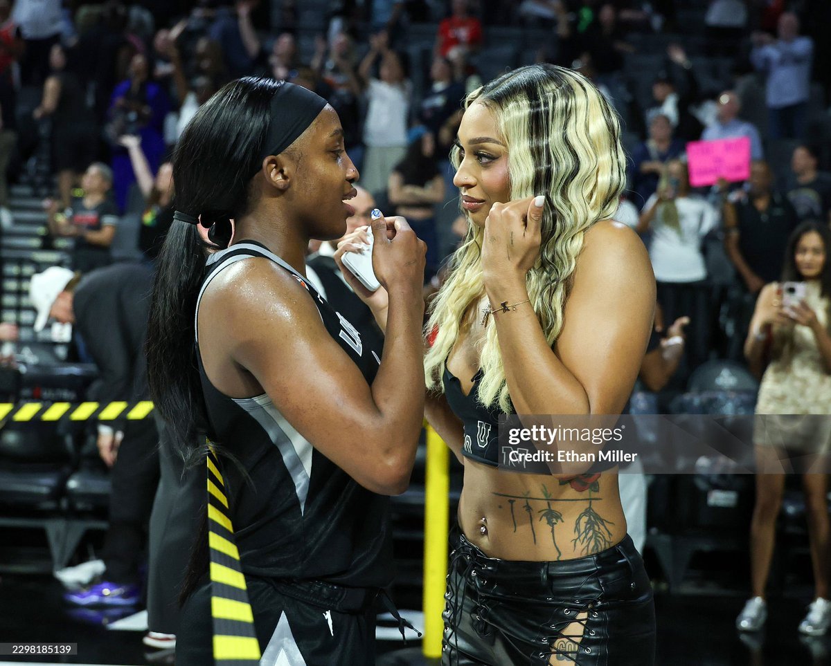 __deardaya's tweet photo. JACKIE STRONG AS HELLL
Cause why is Nai staring at her like thattttt🫠🫠😭😭😭 https://t.co/djWh76EqON