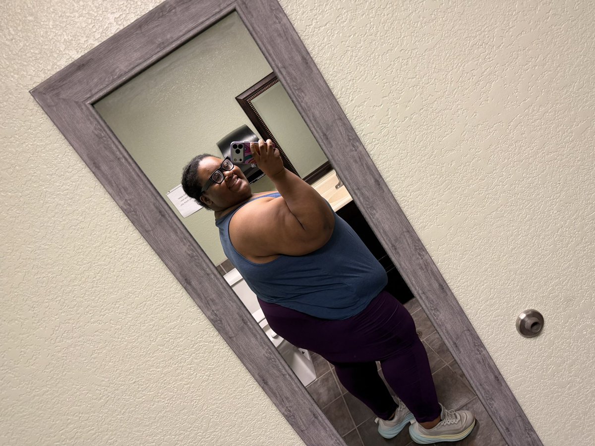 brownsugaaaa18's tweet photo. good morning 🥰🏋🏽‍♀️💪🏽 https://t.co/DrPapZyWDb