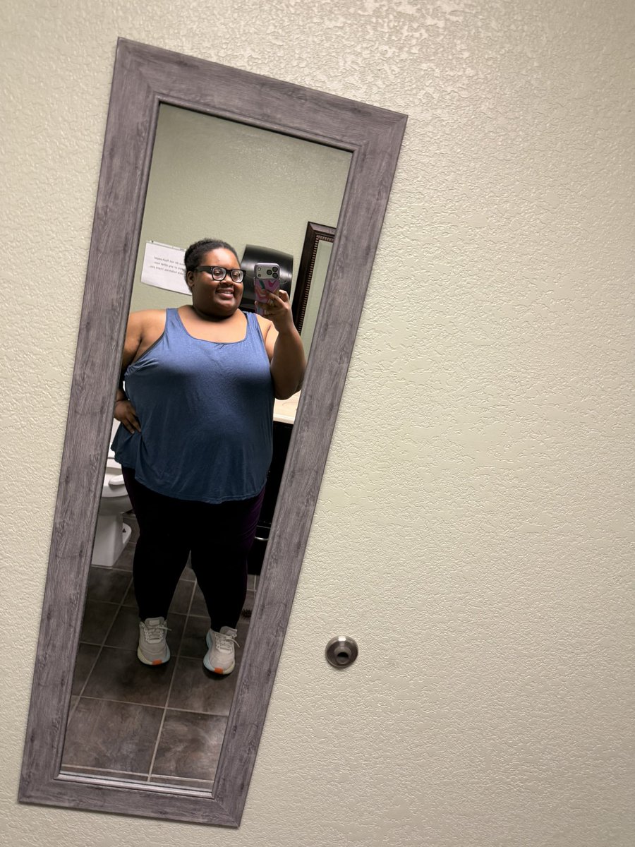 brownsugaaaa18's tweet photo. good morning 🥰🏋🏽‍♀️💪🏽 https://t.co/DrPapZyWDb