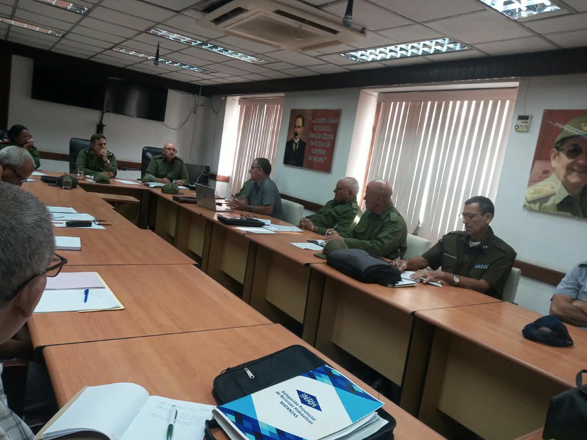 mariofsabines's tweet photo. Sesionó el Consejo de Defensa Provincial de #Matanzas. Evaluamos la puntualización de los planes, problemas detectados en los ejercicios territoriales de defensa y el enfrentamiento a los delitos contra el sistema energético.

¡La defensa es tarea de todos! #MatancerosEnVictoria https://t.co/EtgDXzpKjR