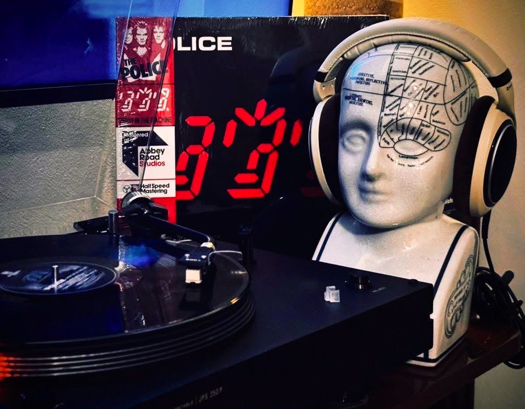 DzielakD's tweet photo. 🎂 75 lat temu urodził się #GordonSumner znany jako #Sting - muzyk, współzałożyciel i frontman @ThePoliceBand oraz artysta solowy.
📆 45 lat temu ukazał się  #GhostInTheMachine - nieco mroczny i mglisty, ale to mój ulubiony album Policjantow.
#InvicibleSun
https://t.co/So7pfdLCau https://t.co/e8SEwqeURr