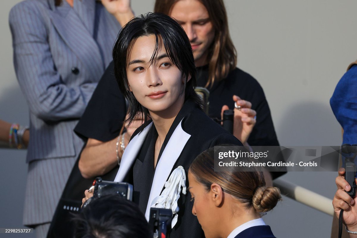 jeonghannisms's tweet photo. GETTY IMAGES CURSE IS SCARED OF JEONGHAN. https://t.co/078OM0qmmJ
