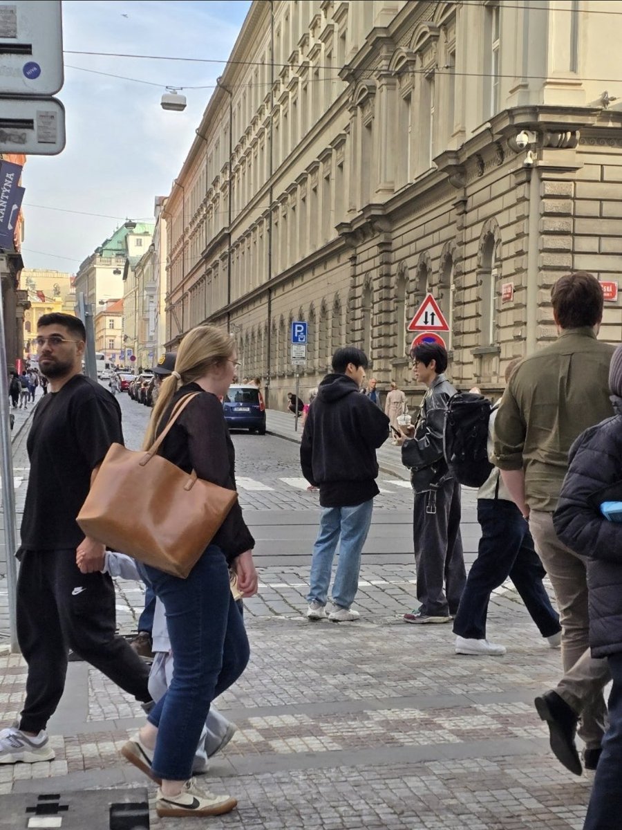 Yeonseok411_IFC's tweet photo. 20261002 📸 #YooYeonSeok and #YangSeJong spotted in Prague, Czech Republic. Our Doldam boys 🥹🤍

https://t.co/RL97dSk5Dr https://t.co/Um9EpOmAXy