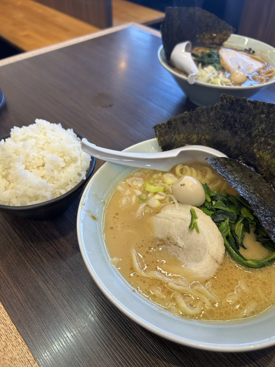 riju_teto's tweet photo. 車無い(修理中)のに家族が温泉行きたいというので歩数稼ぎ&amp;運動がてら行ってきました。1時間圏内に2、3ヶ所施設があるって恵まれてるなぁ☺️
お昼は魂心家さん。炒飯始めた様だけどご飯無料でおかわりの方が良いので…🍚🙏
夕飯はキムチ鍋、厚揚げステーキ。 https://t.co/gKvHmwJoGz