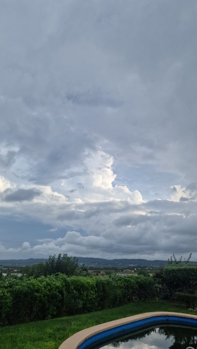 MeteoElRealon's tweet photo. #Picassent #ElRealon está tarde noche, promete ⛈️ en la provincia de Valencia https://t.co/d3jNuvhM9k
