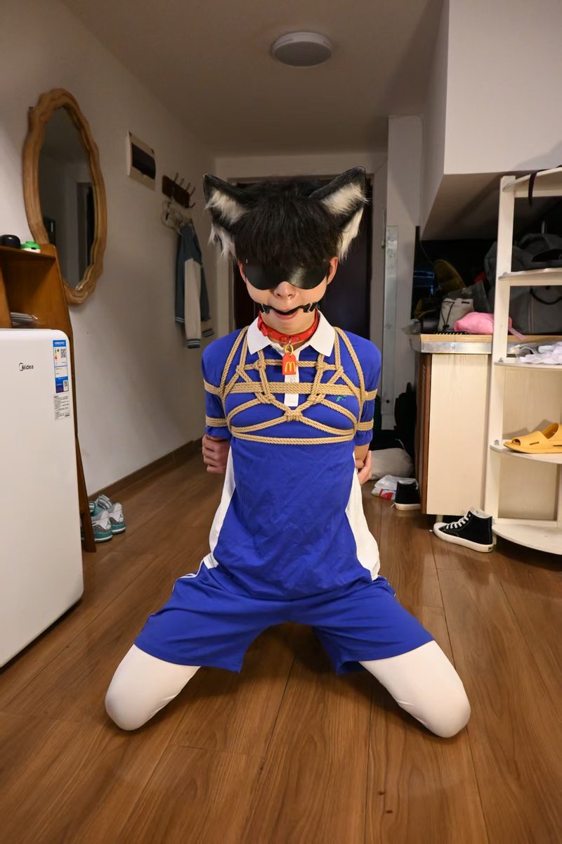 Lattebdsm's tweet photo. 被吊起来揍了一顿 喵
🪢&amp;📷:@eleven9010 
#BDSM #捆绑 #sp #校服 #高弹 #白袜 #口球 #绳缚 https://t.co/8OeTsYHOgf