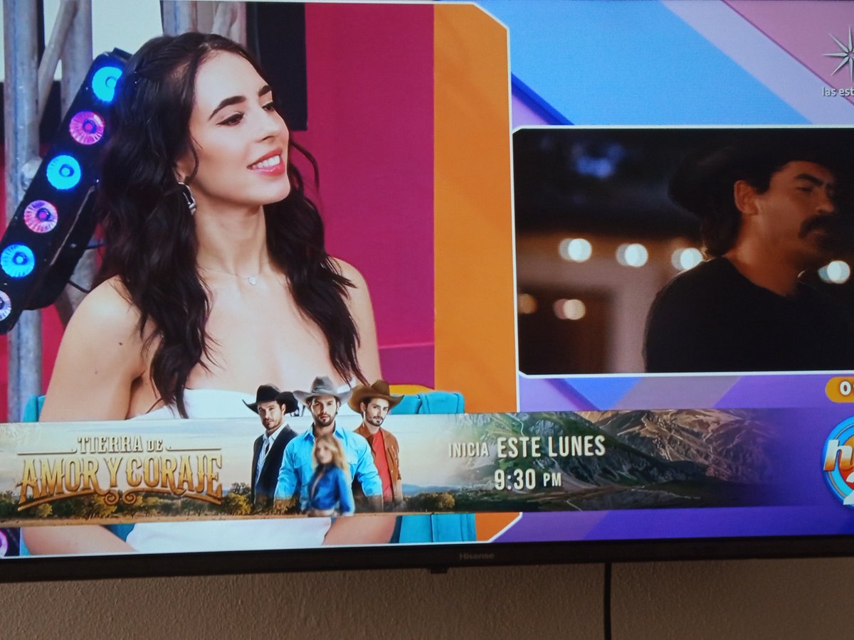 mayeec8's tweet photo. @programa_hoy @arantzaruiz_ Aquí mirando a la preciosa de Arantza 💎😍 https://t.co/NmkotXH03l