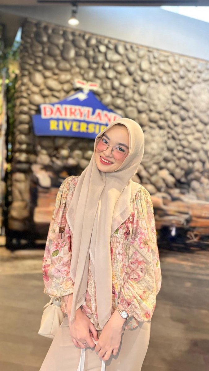 AndyIsMySaviour's tweet photo. Hai
#botegal #availtegal #openbotegal https://t.co/O9wTsK1mFR