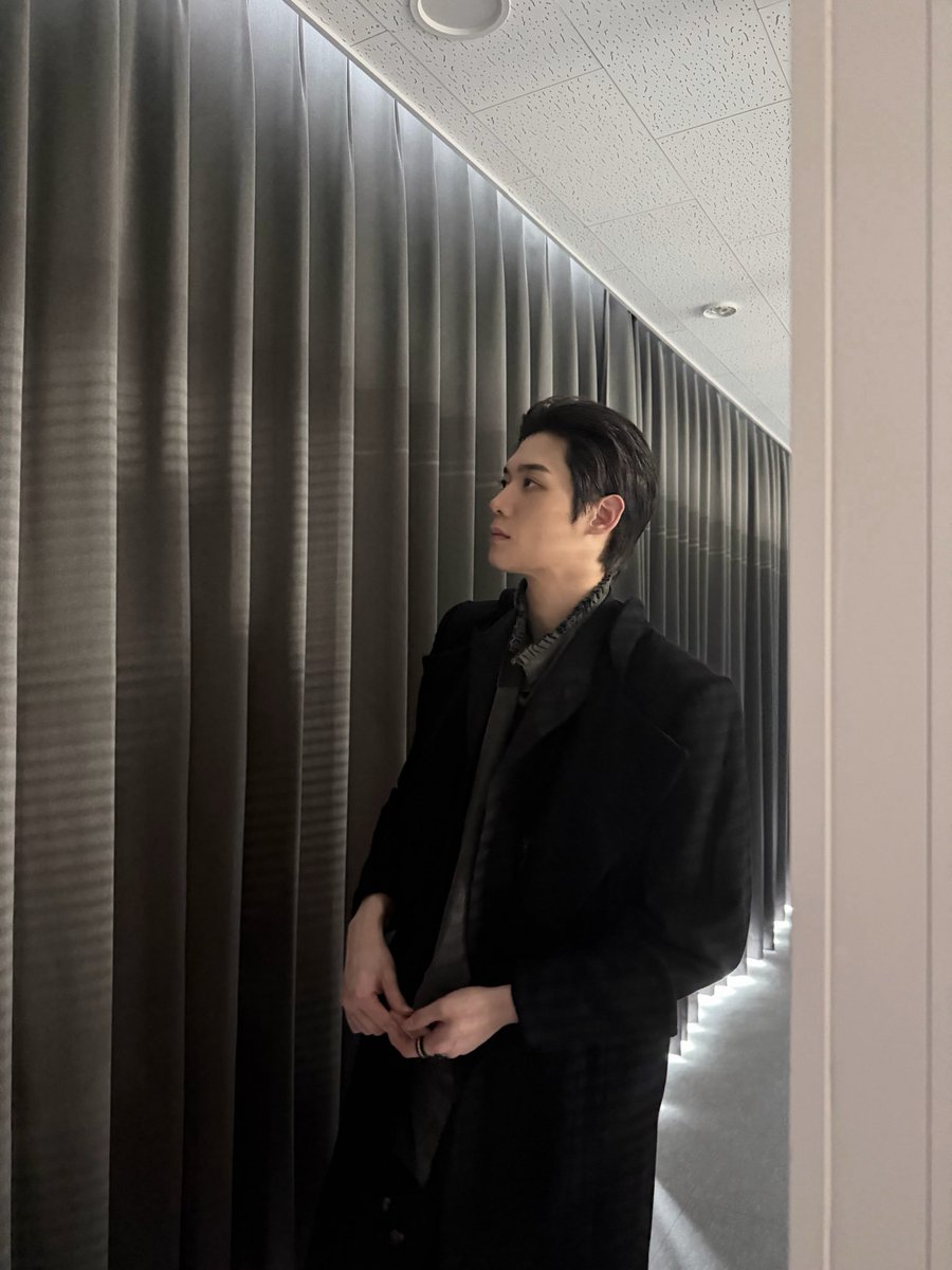 jay1_555's tweet photo. ขอแบบเข้มมมมๆ เสริฟได้เลยยยย 

KIMYOONSIK YOHJIYAMAMOTO SS27

#YohjiYamamotoXKIMYOONSIK
 #YohjiYamamoto #YOONSIKPFWSS27 https://t.co/WQjy2wUnDE