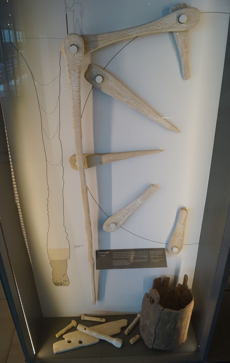 NeuKelte's tweet photo. #FindsFriday #Celtic #IronAge: `The Gauls‘ use of wood demonstrates their technological skills. It ist believed that the extrordinary machinery discovered at the bottom of a 18m deep well at the settlement of Saint-Symphorien was used to pump water.
1/2 https://t.co/uJSbvjKcxq